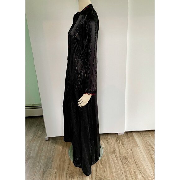 Vintage Witch Robe, Black Maxi Dress: Embroidered Red Roses, Gothic Style - Picture 5 of 10